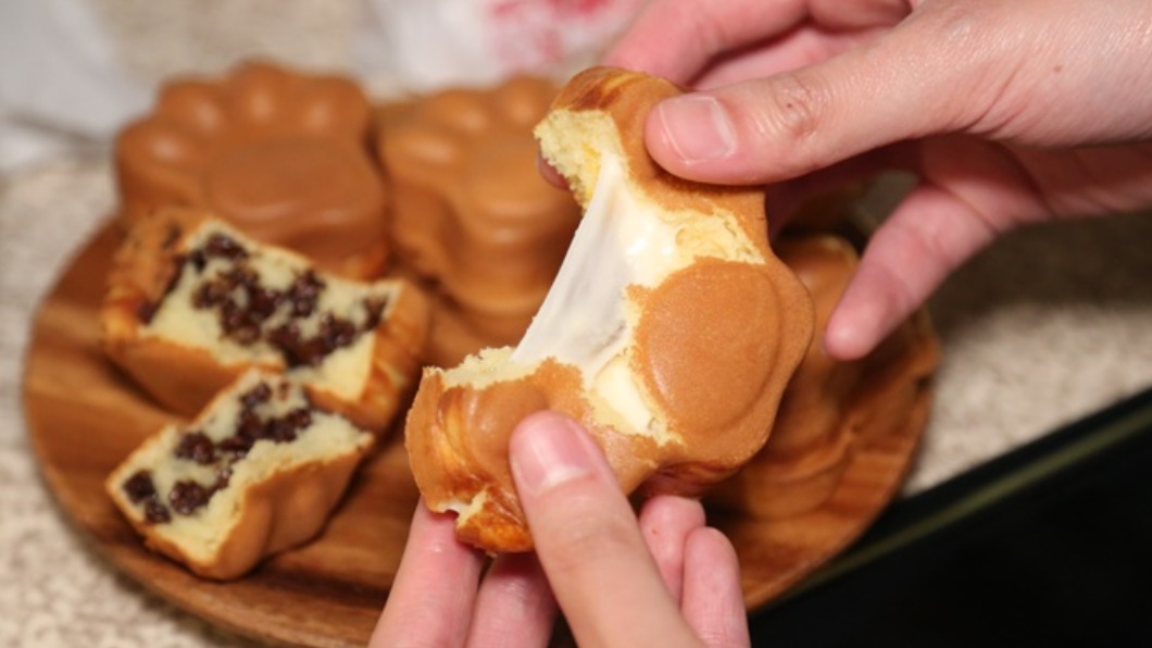 「哇烤雞蛋糕」。（圖／皮老闆的美食地圖提供）