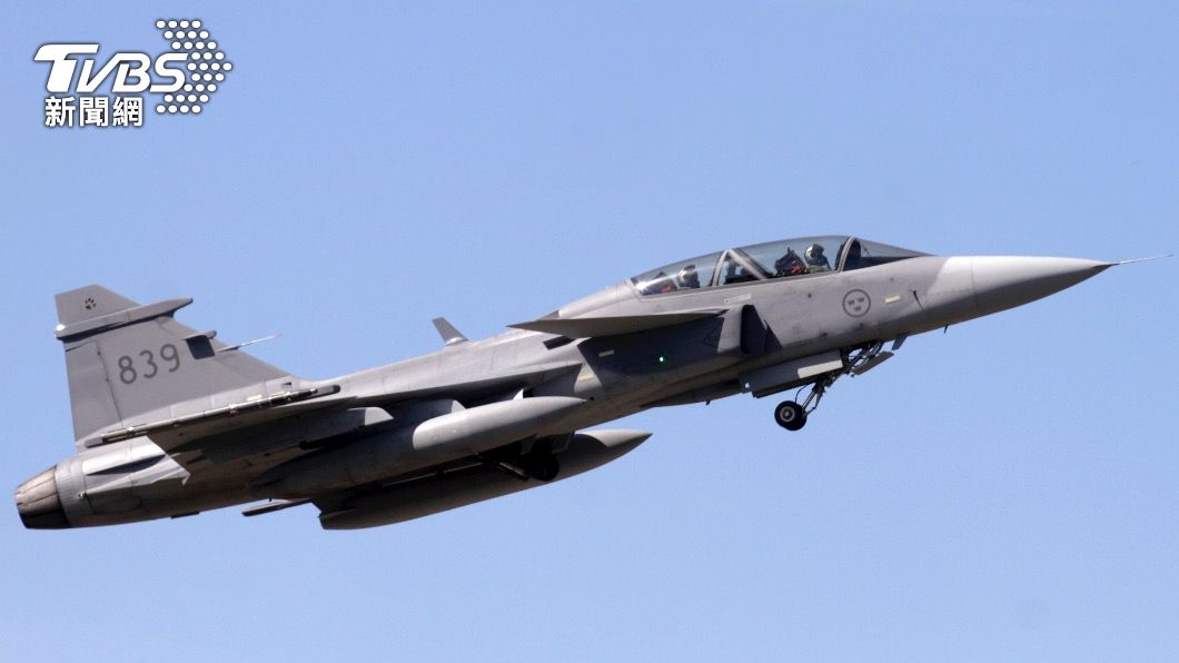 瑞典空軍派遣JAS 39獅鷲戰機因應。（圖／達志影像歐新社）