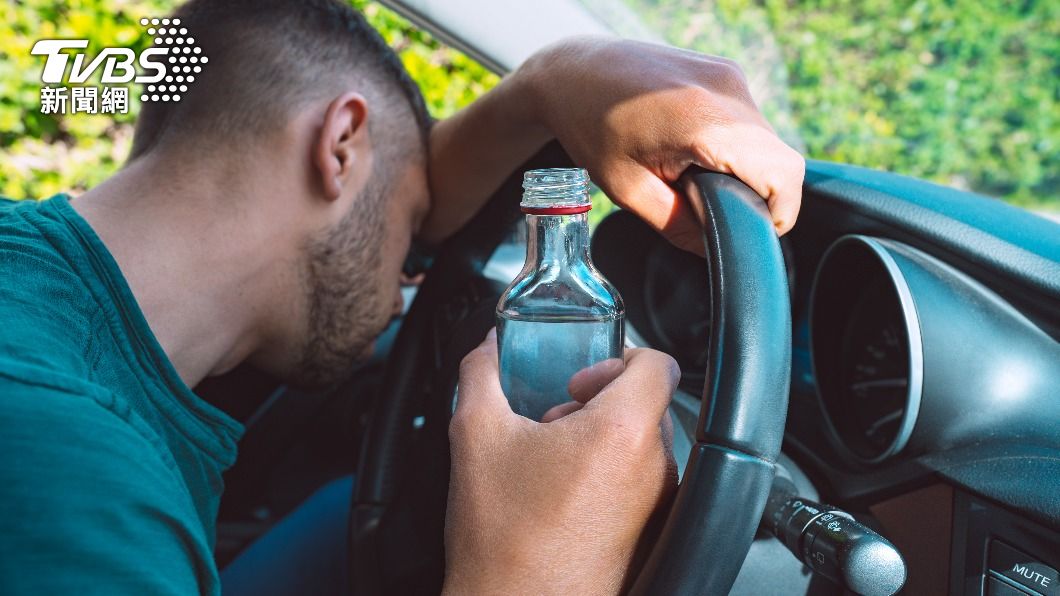 男子喝酒到斷片,忘了車子停哪。(示意圖/shutterstock 達志影像)
