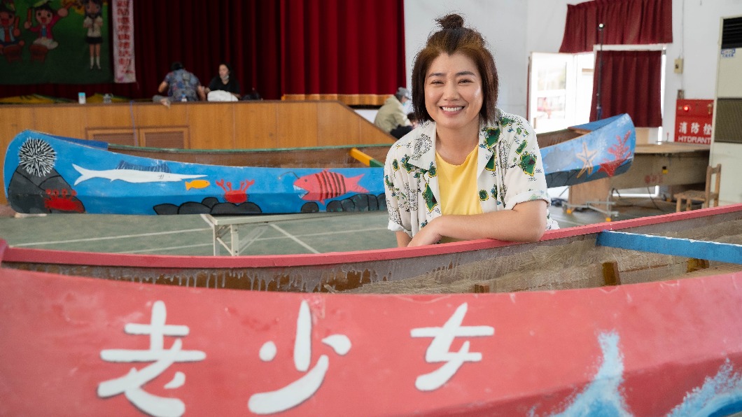 怕水的嚴藝文在海上緊張到一直罵髒話。（圖／桂田文化藝術基金會提供）