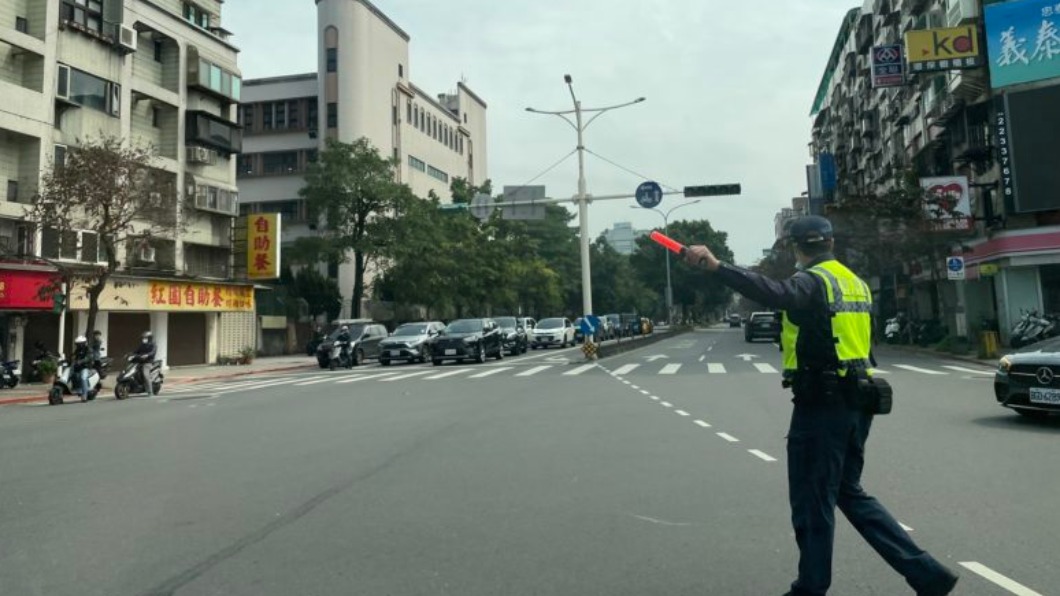 全台停電整排紅綠燈罷工!無號誌遵循「6點」保人車平安