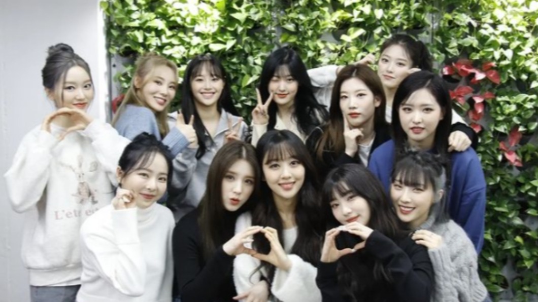 本月少女除賢真,全員皆確診新冠。(圖/翻攝自@loonatheworld IG )