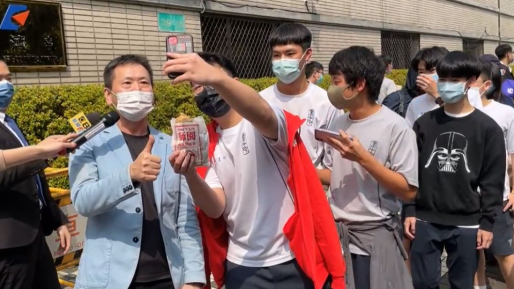 林為洲說政治人物要有誠信。(圖/翻攝自林為洲臉書)