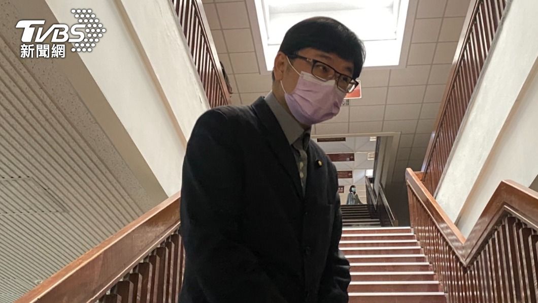 趙正宇透過國會辦公室主任表示,早在被檢調搜索前就覺得林家騏有問題,欲將他撤換。(圖/TVBS)