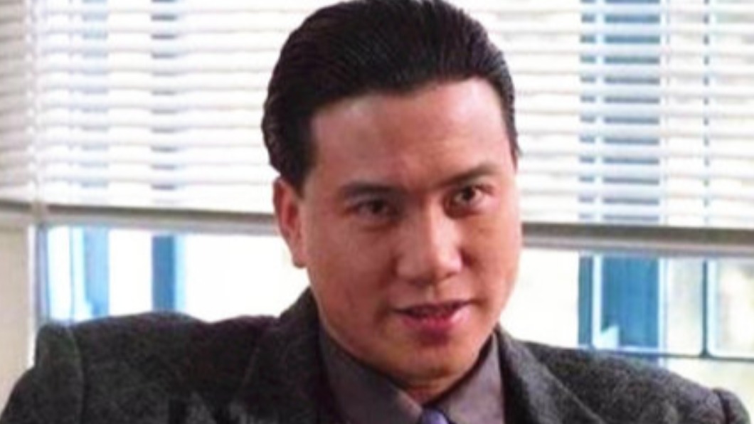 金馬影帝蒼老蹲路邊詭異發笑!網憂萬梓良精神狀況