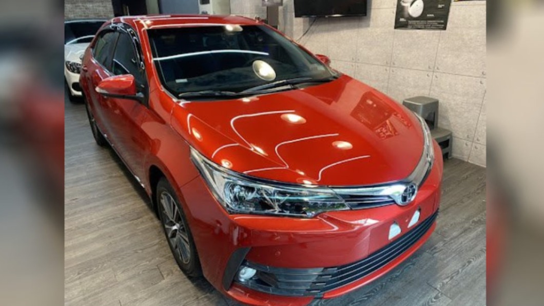 汽車美容專家指出，必須先瞭解打蠟與店家施作步驟。（圖／翻攝自Dcard）
