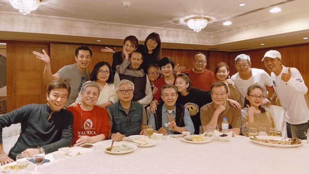 狗血劇始祖!《花系列》演員齊聚 18人同框掀回憶殺