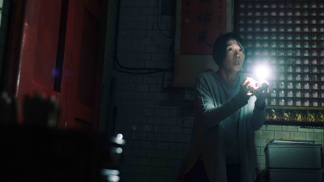 《咒》女主角蔡亘晏首次挑大樑演出恐怖片，光看劇本就讓人毛骨悚然。（圖／牽猴子提供）