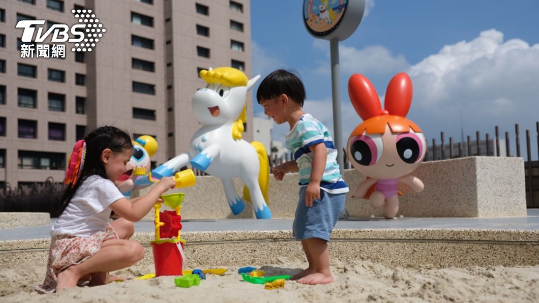 結帳使用任一面額的紙本振興券付款，即享第二件五折優惠。（圖／國泰飯店觀光事業提供）
