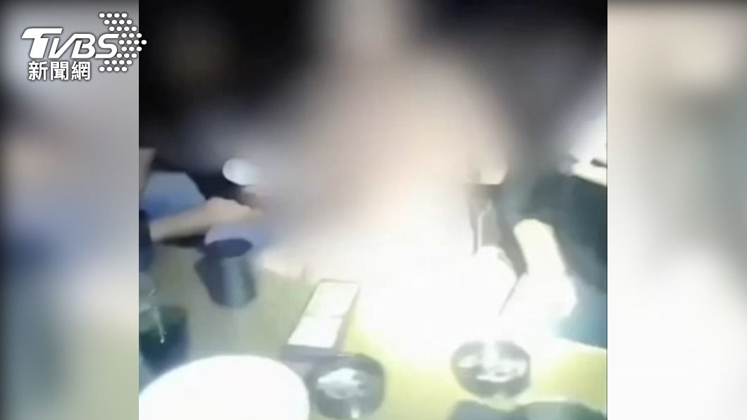酒店小姐上空陪酒。（圖／TVBS）