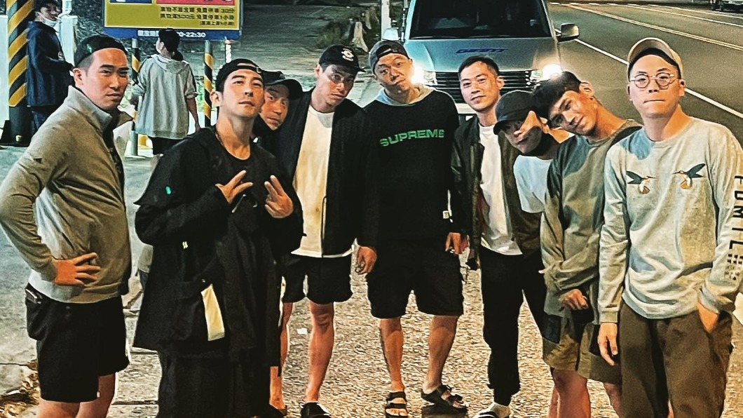 修杰楷開心曬出與好友的合照。（圖／翻攝自修杰楷臉書）