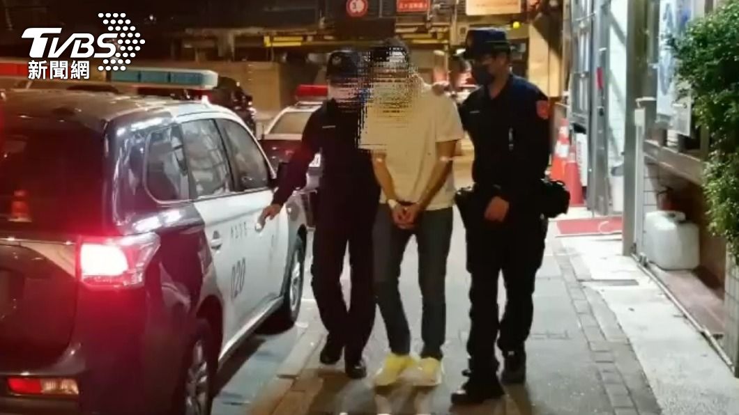 男駕駛汽車逃逸被抓回。（圖／TVBS）