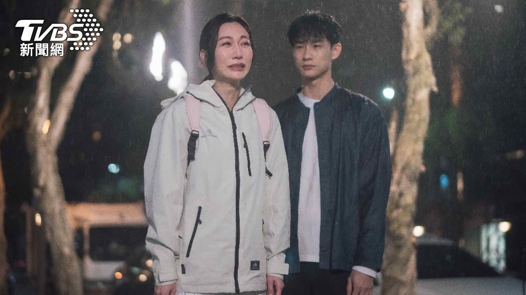 曾莞婷(圖左)在劇中被打槍後爆哭,透露現實生活哭點很低。(圖/TVBS)