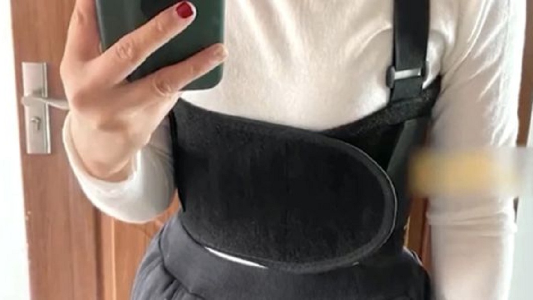 人妻醒來後發現胸部附近異常疼痛就醫檢查肋骨竟然斷了2根。（圖／翻攝自網易新聞）