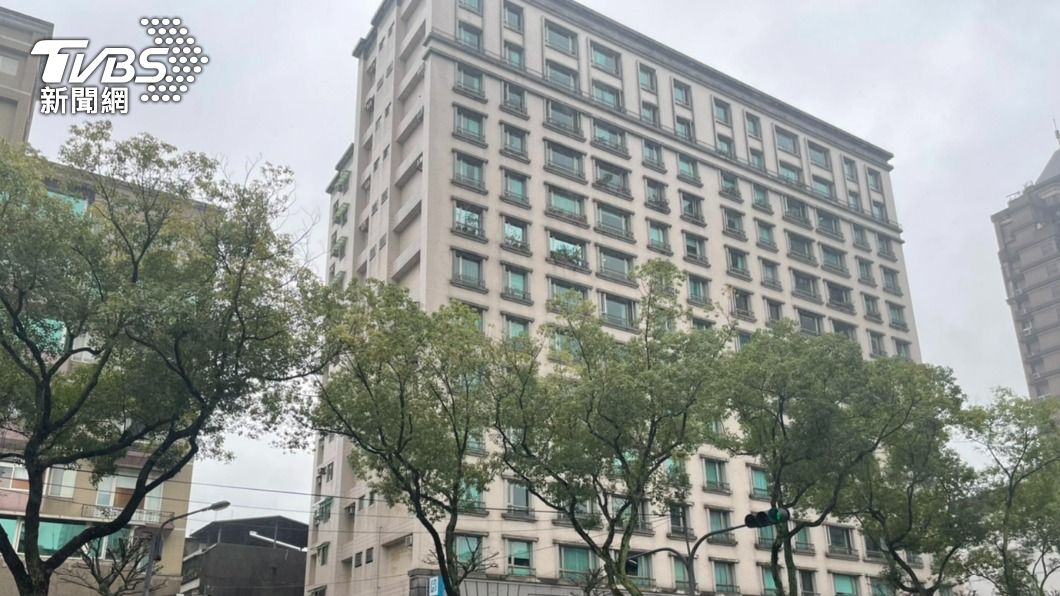 不滿阿姨使用廁所聲音太大聲　莽男竟持水果刀狂刺濺血