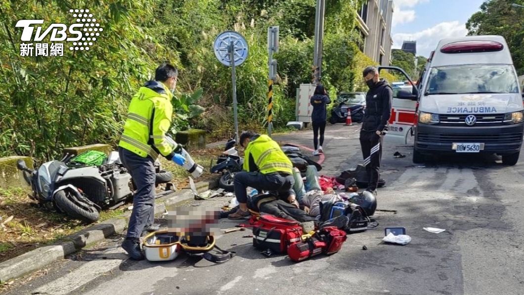 外送員騎車突迴轉!騎士煞不及撞 顱內出血「1死1傷」