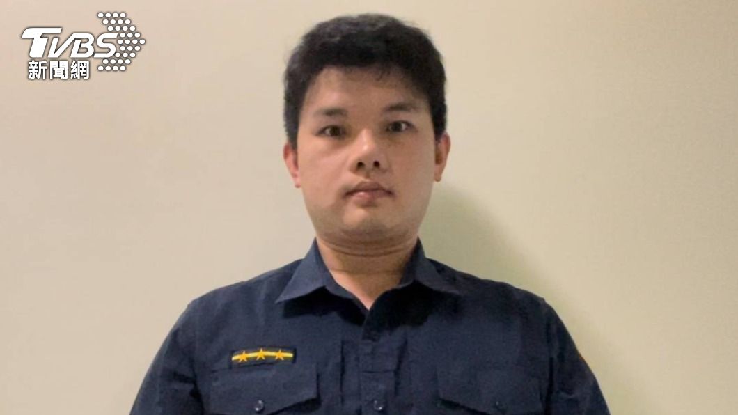 警員蔡承恩熱心為迷路婦女引路