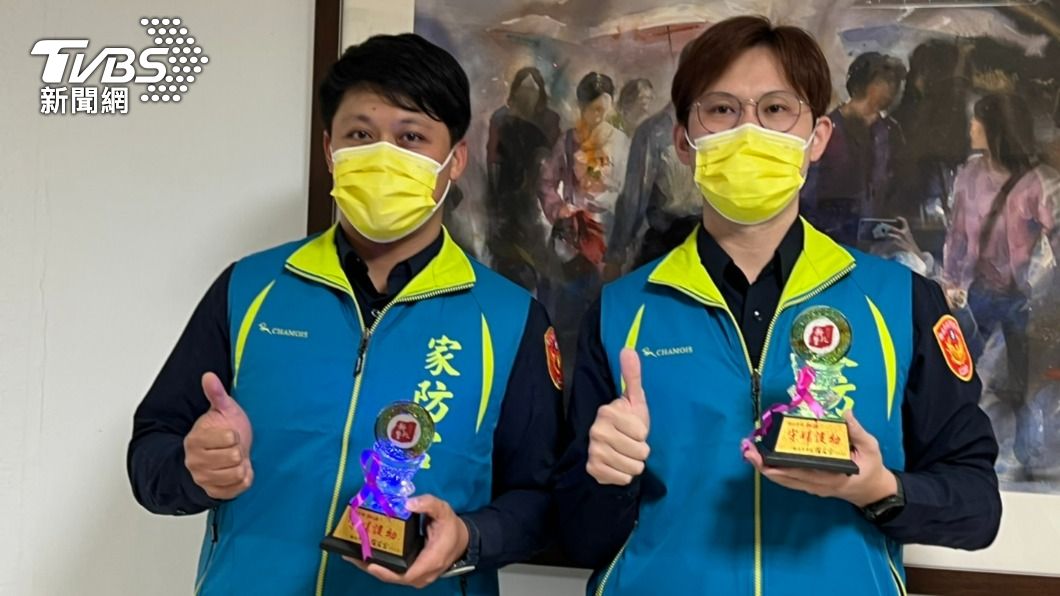 新北市績優家防官程啟偉、李柏震。(圖/TVBS)