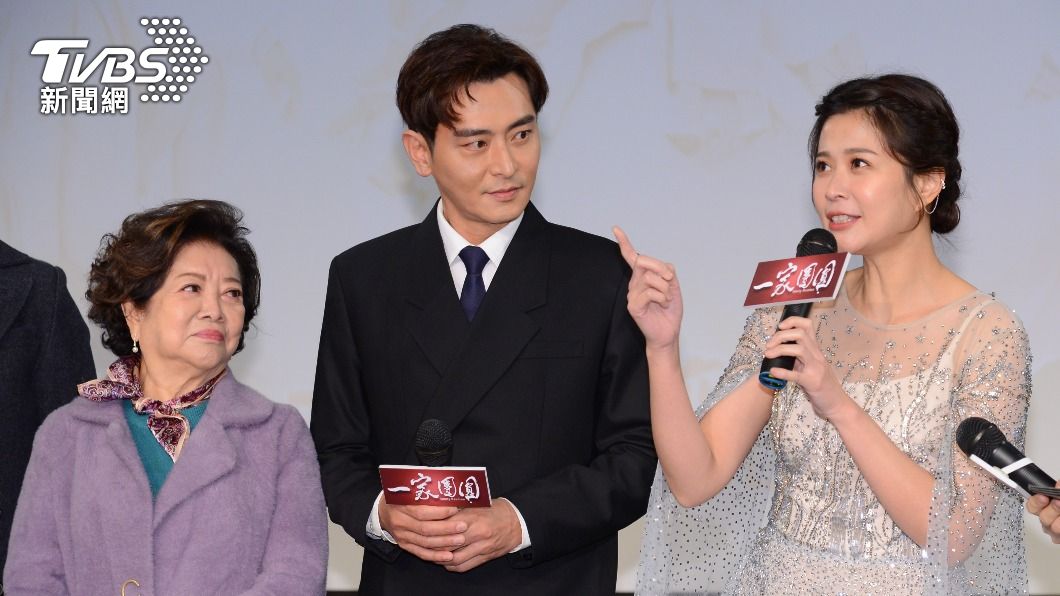 李燕(右1)曾有一段婚姻,對於大S再婚相當佩服。(圖/許方正攝)
