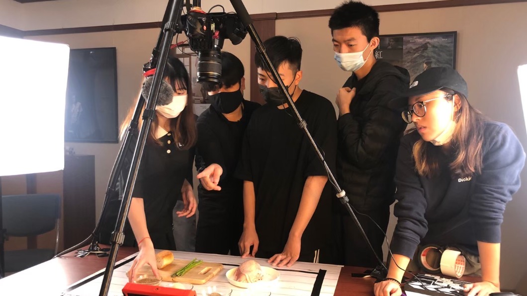 「深碗課程」跨域學習 義守大學年輕學子製片當網紅