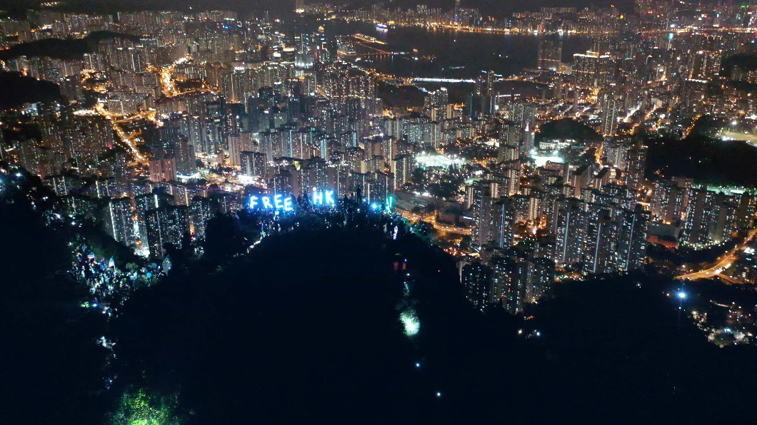 《時代革命》是絕佳公民教育電影，各界包場遍地開花。（圖／時代革命提供）