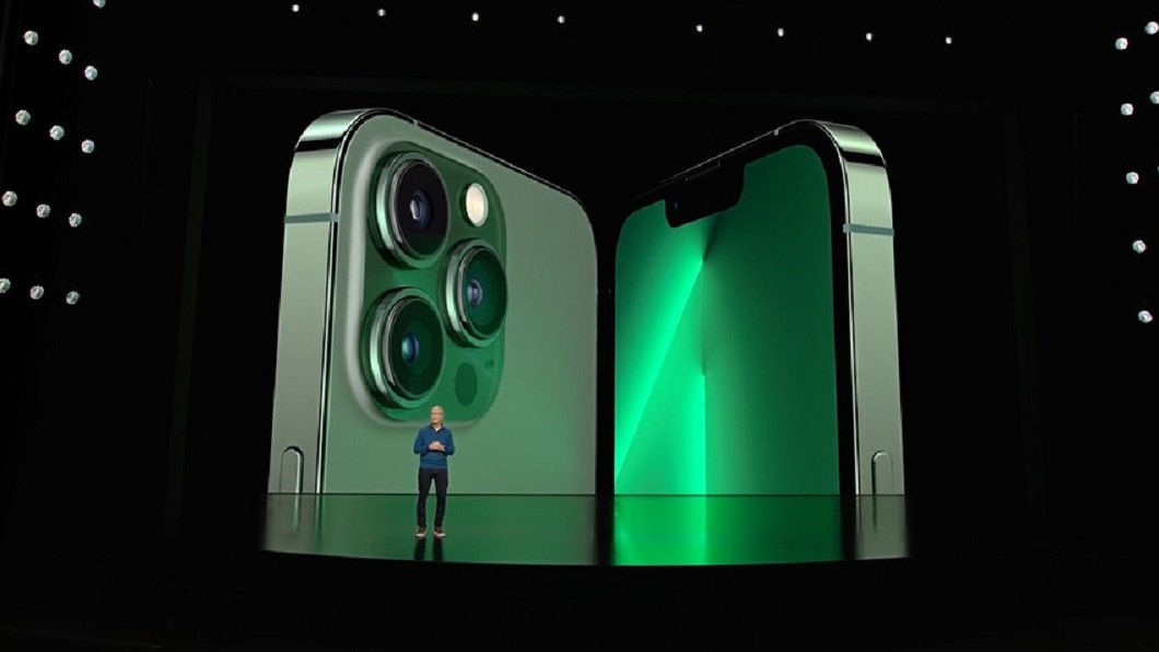 iPhone 13與13 pro推出2款新的綠色。(圖/翻攝自蘋果官網)