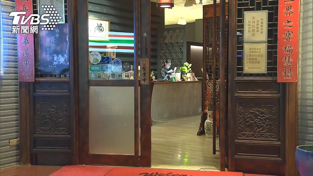 曹格到台北內湖某餐廳用餐和其他客人爆爭執。(圖/TVBS)
