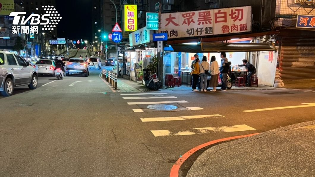 路況不熟,過彎幅度沒抓好。(圖/TVBS)