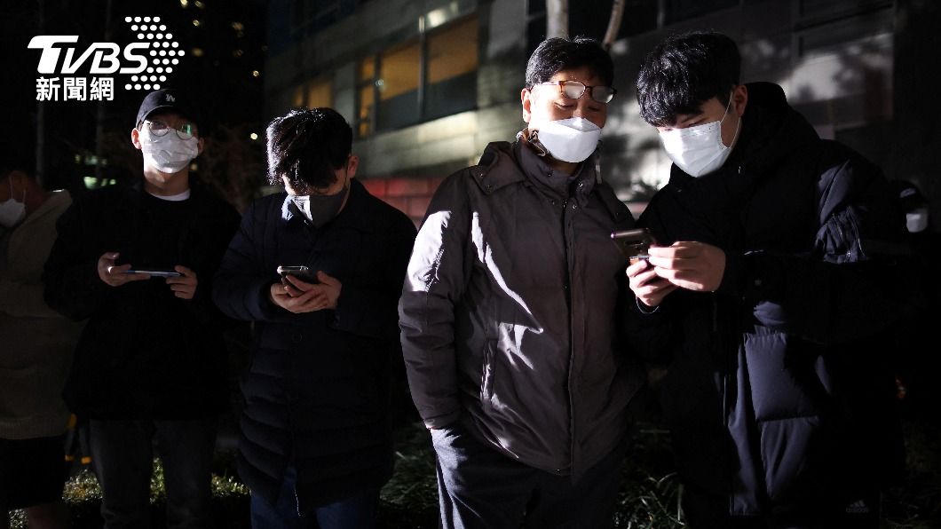 尹錫悅政見吸引許多20多歲的年輕男性選民。(圖/達志影像路透社)