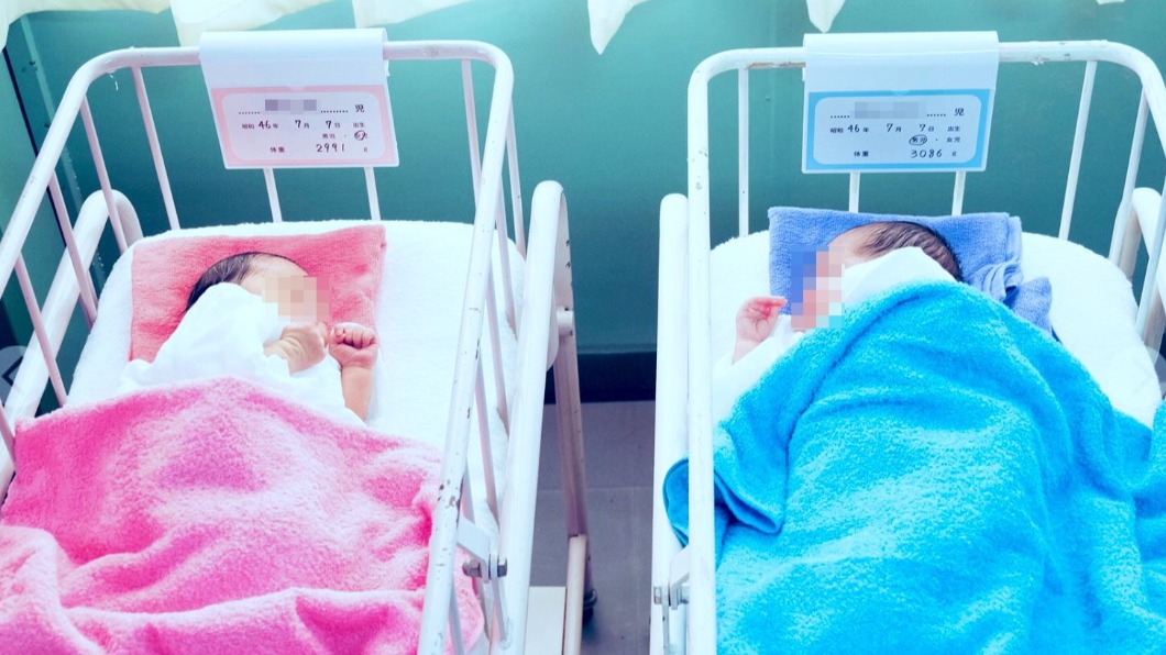 比大S閃婚還扯！和尪同天生　翻嬰兒照「竟就睡在隔壁」