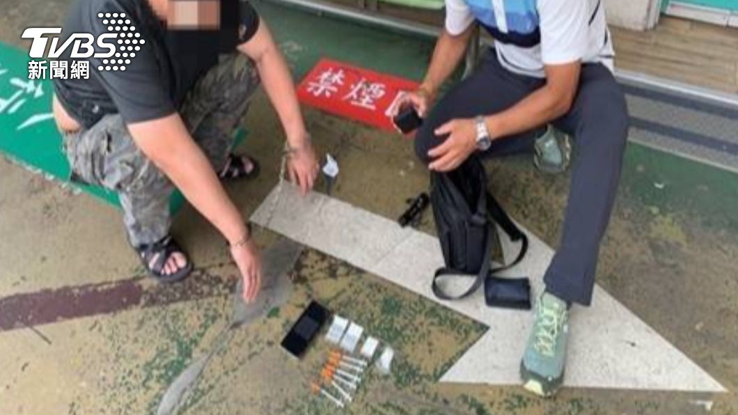 葉嫌時常居無定所躲警察。(圖/TVBS)