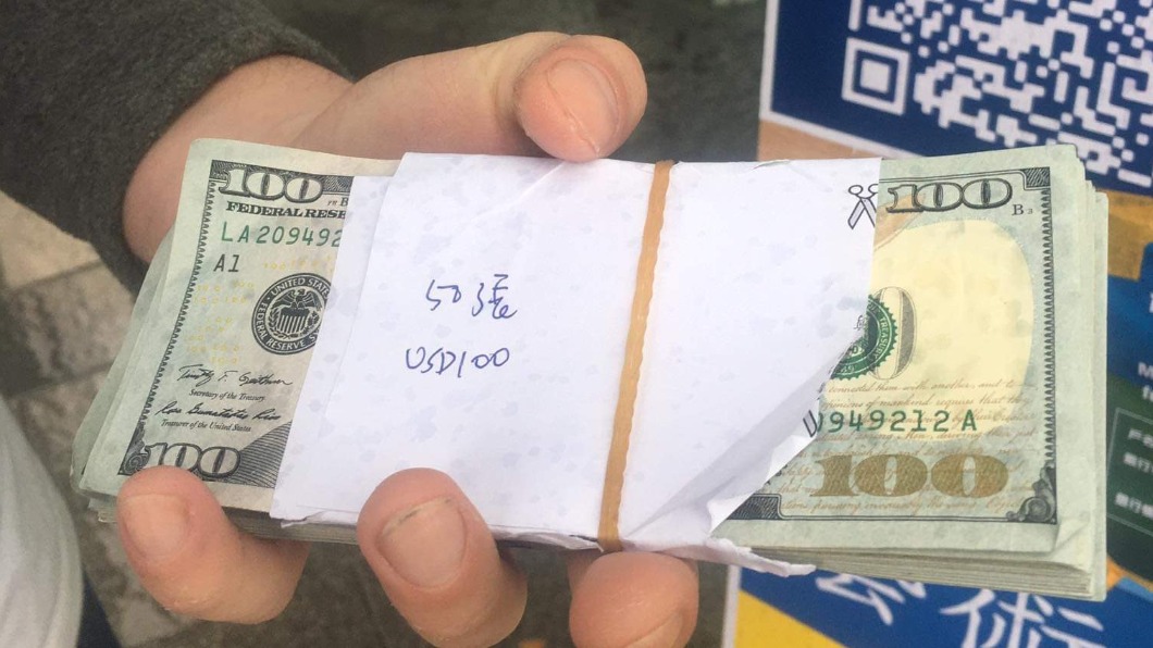 台灣阿北「塞28萬現金」秒消失!烏克蘭人感動:謝謝台人