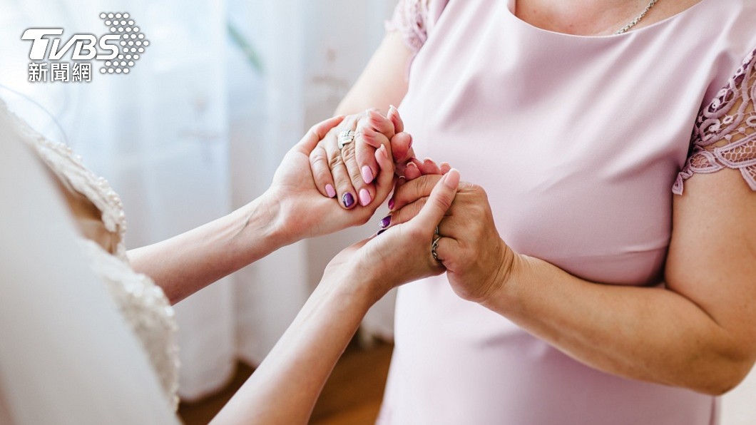 公婆看不下去決定更改遺囑改立媳婦和孫子為遺產繼承人。(示意圖/shutterstock達志影像)