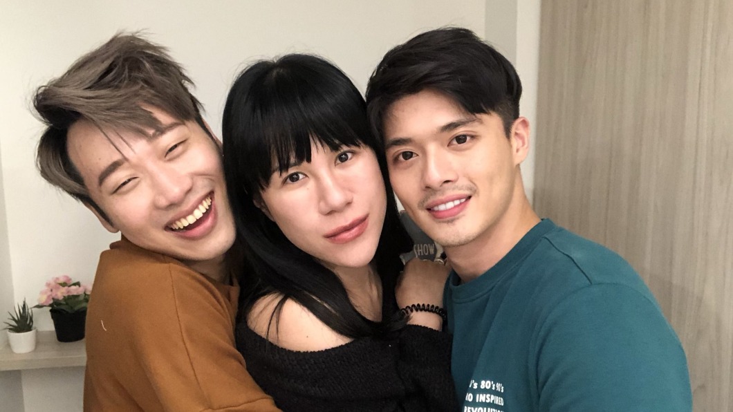 綜口味娛樂被譽為網路版《康熙來了》。（圖／翻攝自綜口味娛樂臉書）