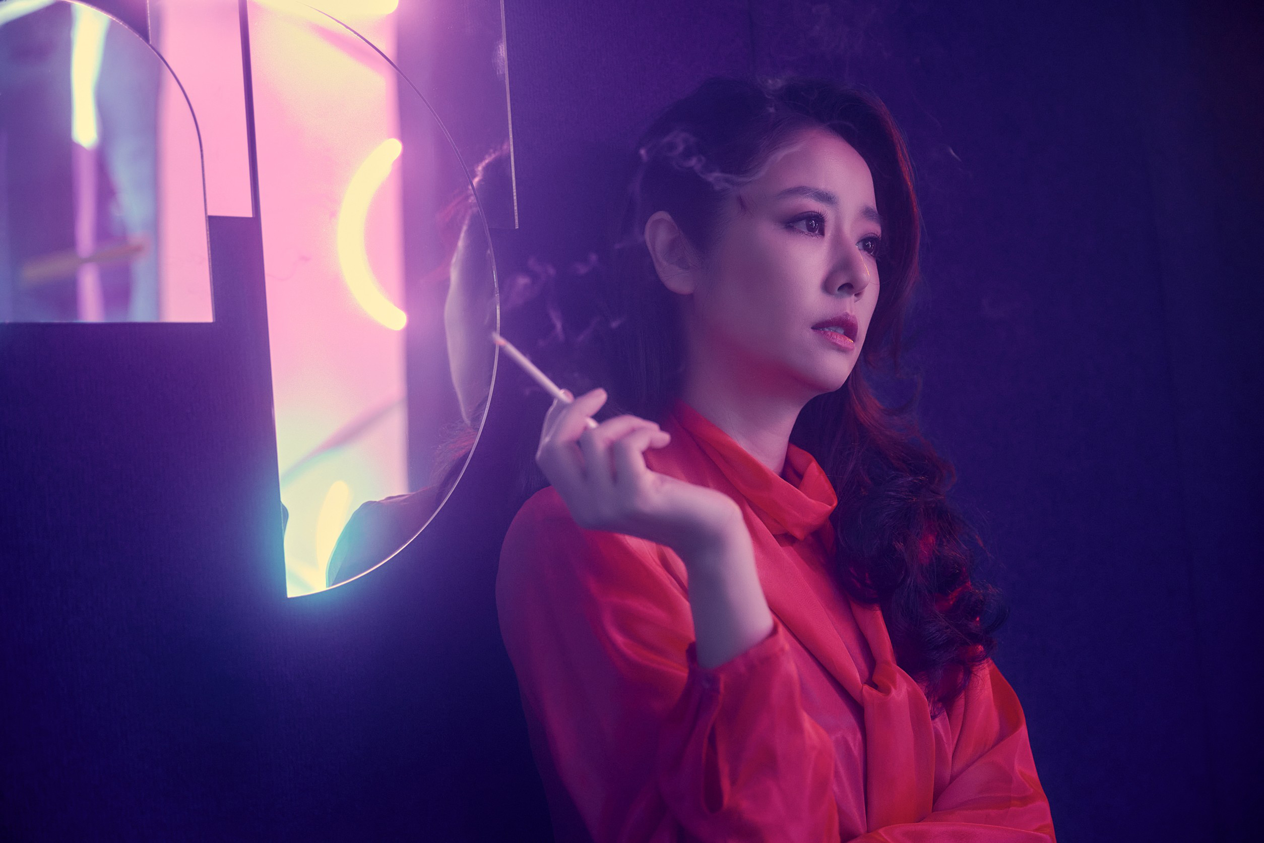 林心如飾演的「Rose MAMA」在劇中和吳慷仁多場精采的對手戲。(圖/Netflix、百聿數碼提供)