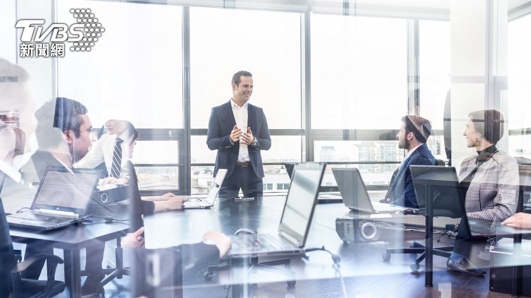 企業在徵才上年齡已更趨多元化。(示意圖/shutterstock達志影像)