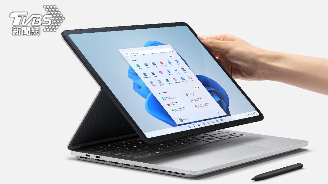Surface Laptop Studio 採用全新動態編織轉軸。(圖/微軟提供)