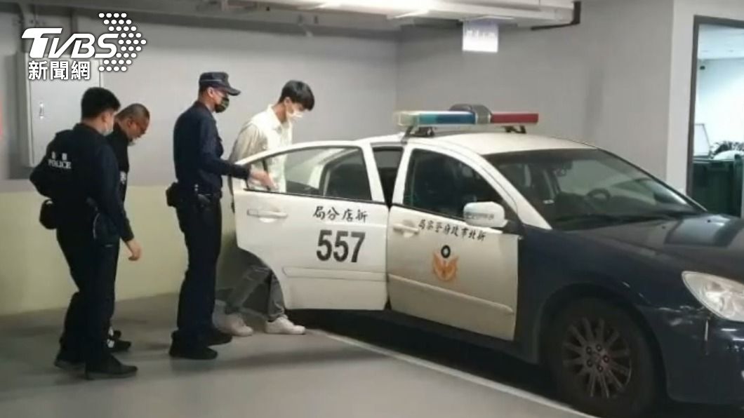 犯嫌被警方移送。(圖/TVBS)