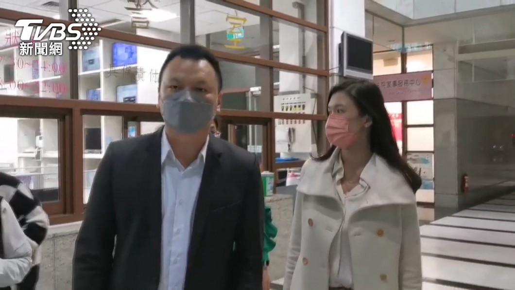 嘉義市議員戴寧(右)。(圖/TVBS)