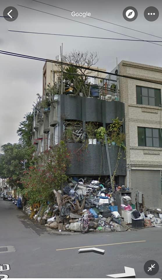 有網友分享4年前該屋在Google Map顯示的照片。(圖/翻攝自爆廢公社)