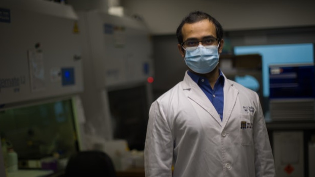 香港大學醫學院微生物學系臨床助理教授薛達。(圖/香港01提供)