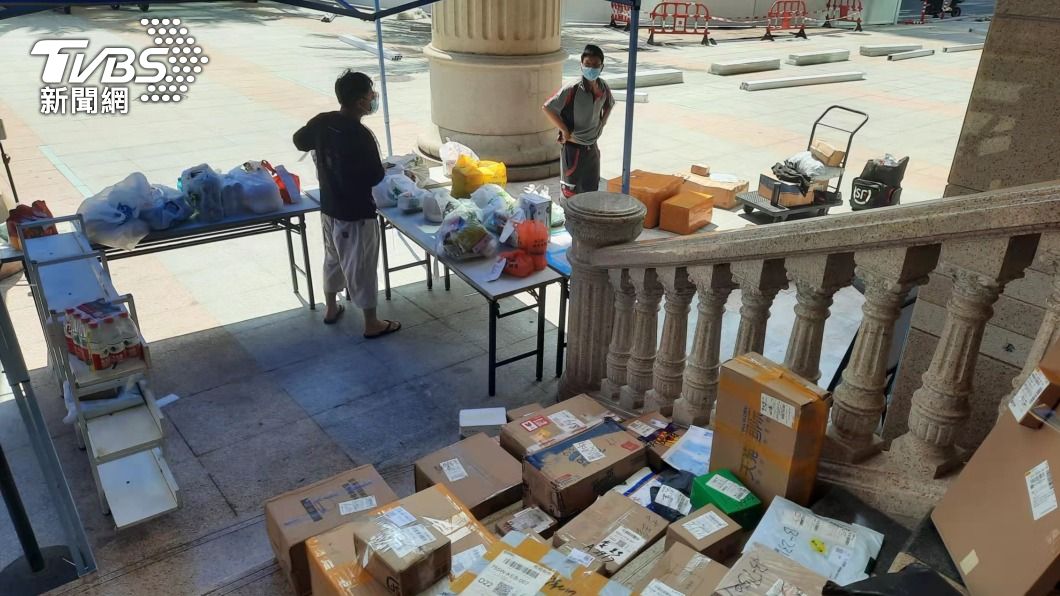深圳封城令來的又急又快，所有居住社區實行封閉式管理 。 居民訂外賣和快遞也只能送到社區外圍 。（圖／讀者提供）