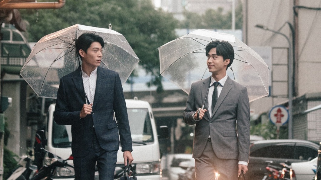 林上豪(圖左)、石承鎬飾演「鄭傅CP」。(圖/翻攝自正負之間臉書)
