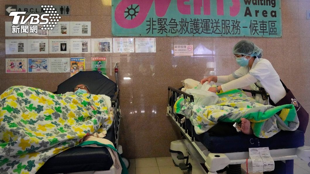香港醫護人力不足,許多臥床病患未能獲得良好照護。(圖/達志影像美聯社)