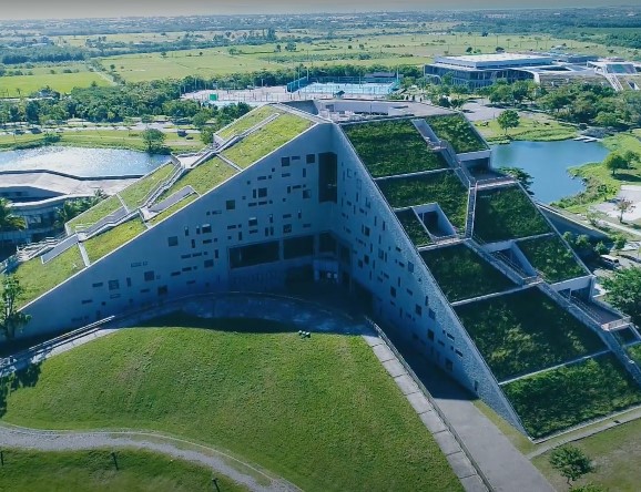 國立台東大學圖書資訊館曾被國際建築師網站認定是「全球8座獨特圖書館」之一。(圖/翻攝自國立台東大學資訊圖書館)