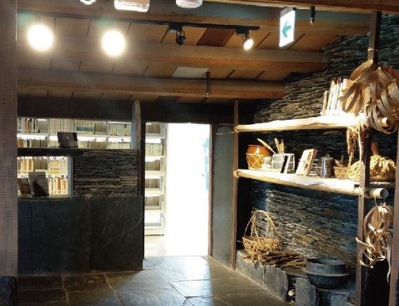 想感受森林系圖書館氛圍,可以到屏東縣立圖書館總館。(圖/翻攝自屏東縣立圖書館總館)