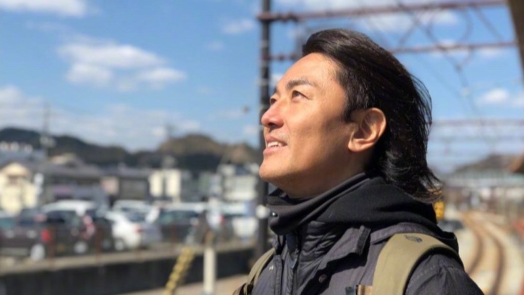鄭伊健散發出來的氣場相當迷人。(圖/翻攝自鄭伊健微博)