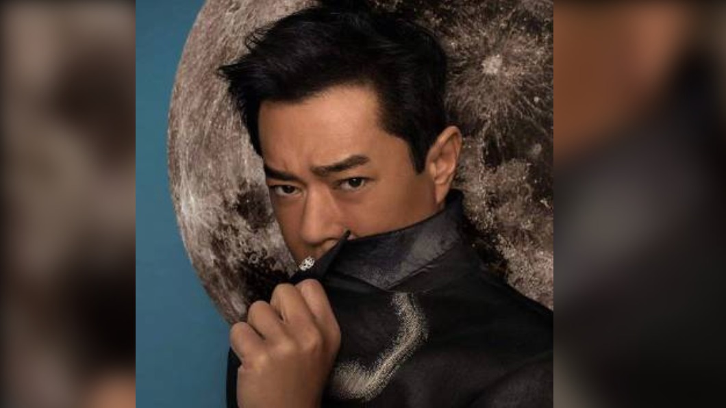古天樂曬黑後愈來愈成熟。(圖/翻攝自古天樂微博)