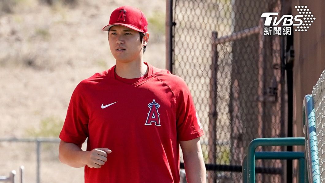 「二刀流」大谷翔平歸隊手感火燙　春訓首日轟8支全壘打