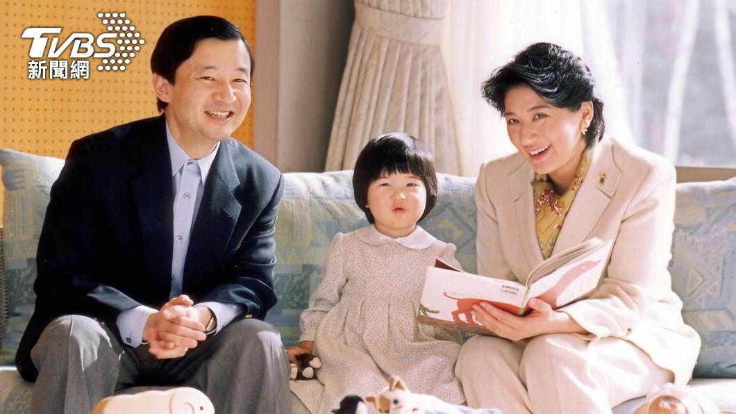 愛子公主小時候臉頰胖嘟嘟的備受寵愛。(圖/達志影像美聯社)